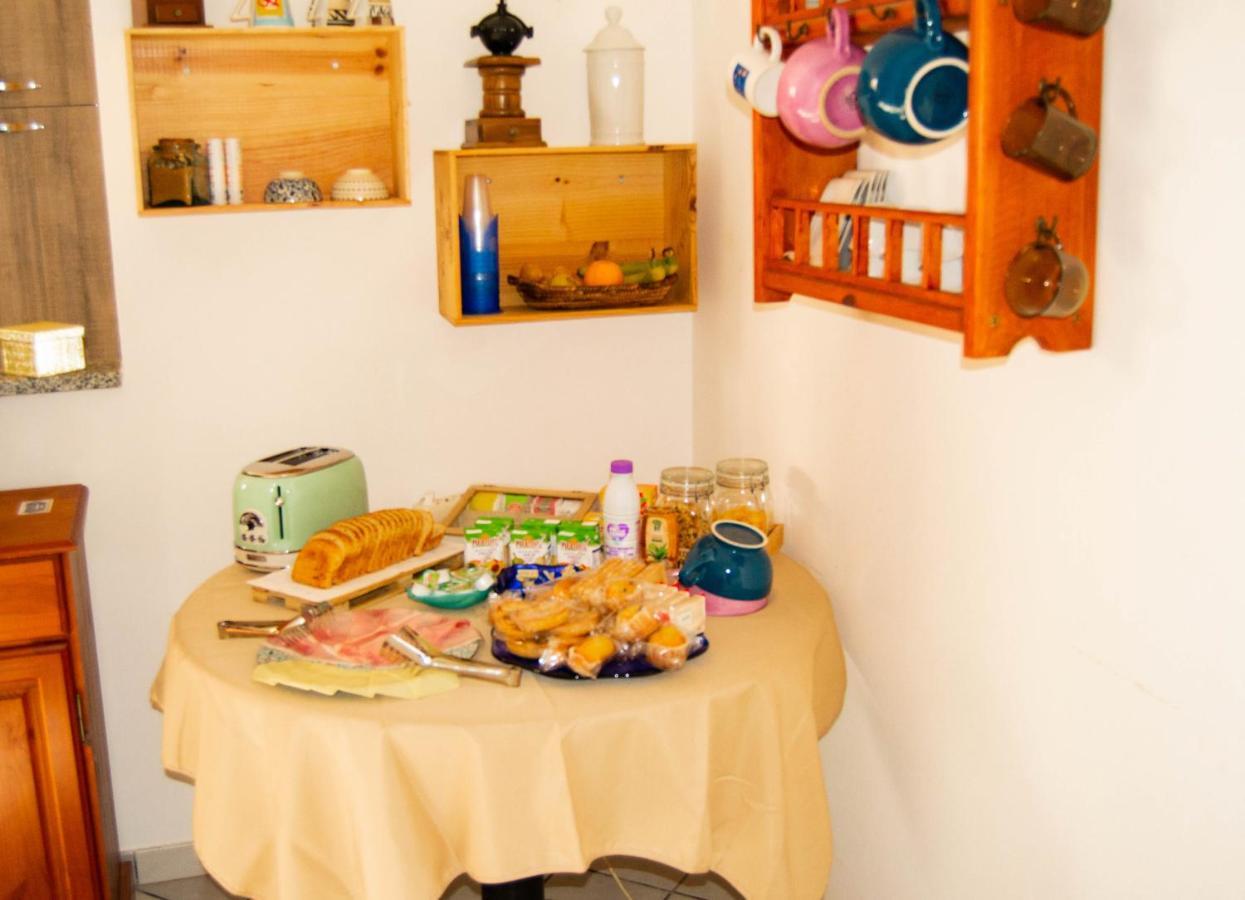 Asherat B&B Carbonia Extérieur photo